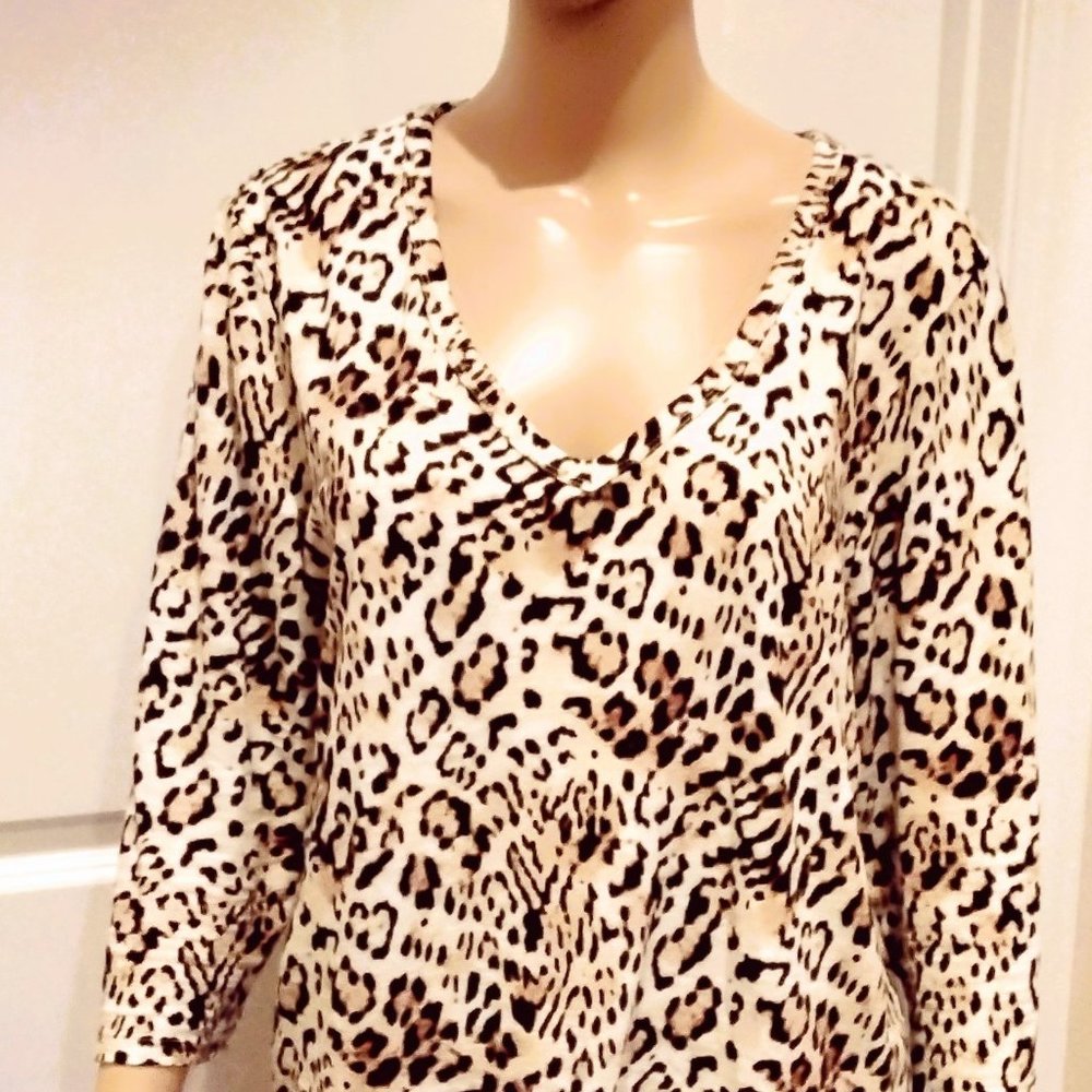 Chico's Leopard Print V-Neck Top Women Size 2 Large Tan Brown Excellent